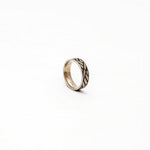 Load image into Gallery viewer, CRISS CROSS RING
