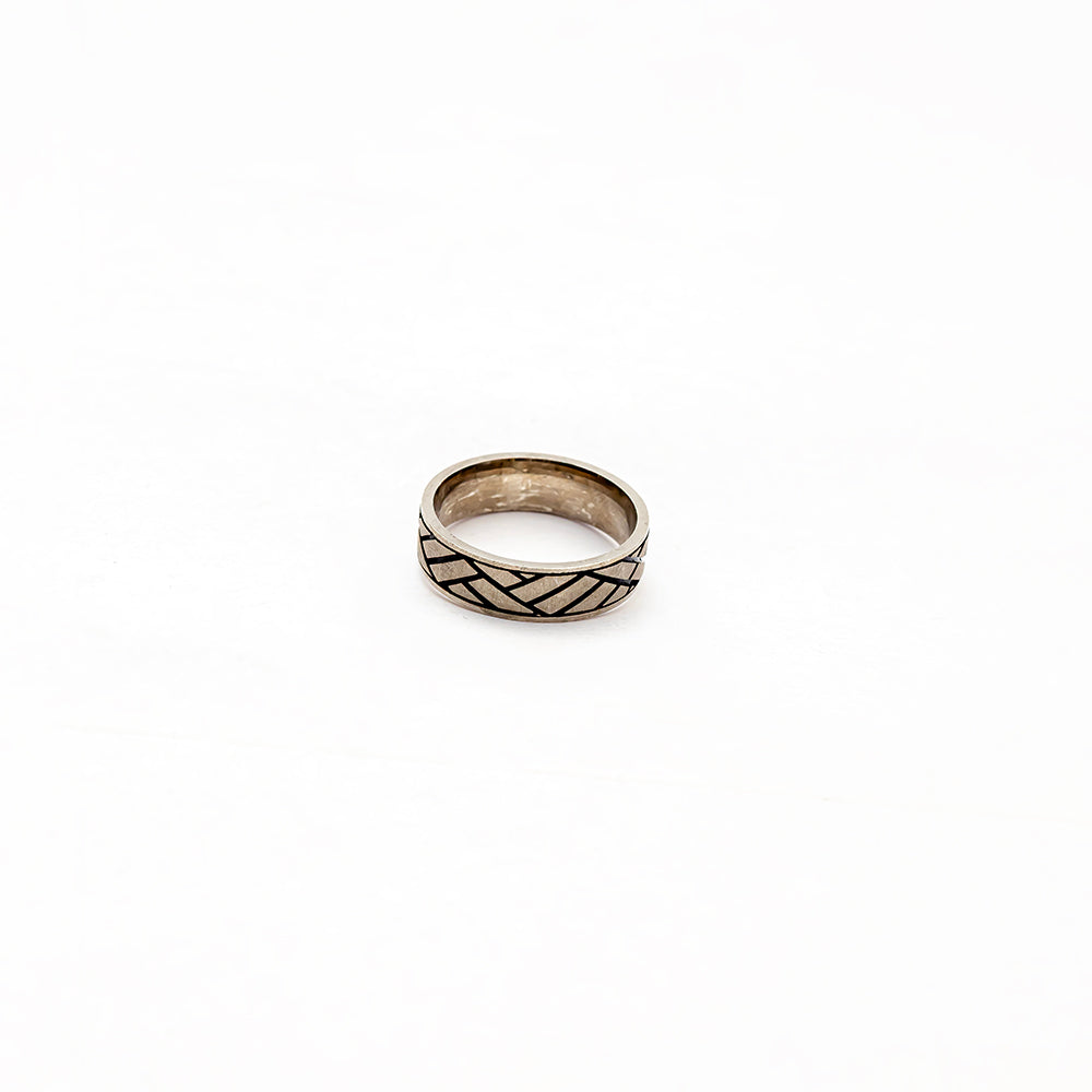 CRISS CROSS RING