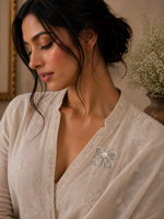 Load image into Gallery viewer, Lumiere Pearl &amp; Crystallized Ribbon Brooch
