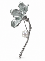 Load image into Gallery viewer, Moonlight Lily Pearl Brooch
