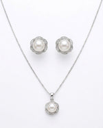 Load image into Gallery viewer, Rosette Pearl Pendant Set
