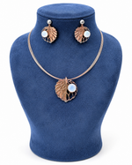 Load image into Gallery viewer, Moonlit Leaf Pendant Set
