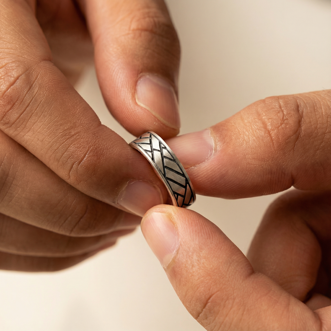 CRISS CROSS RING