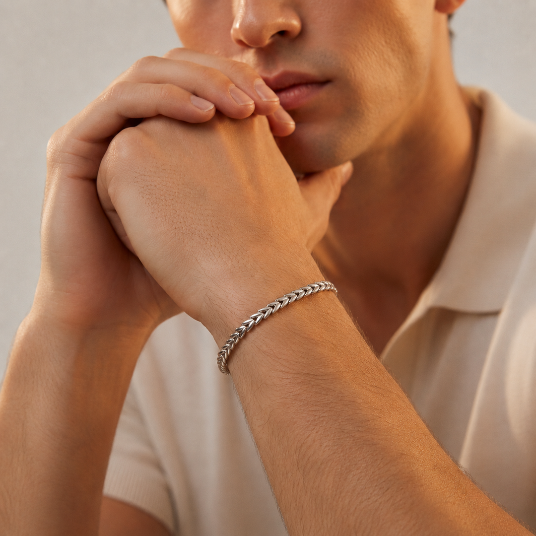 Midnight Fishtail Bracelet