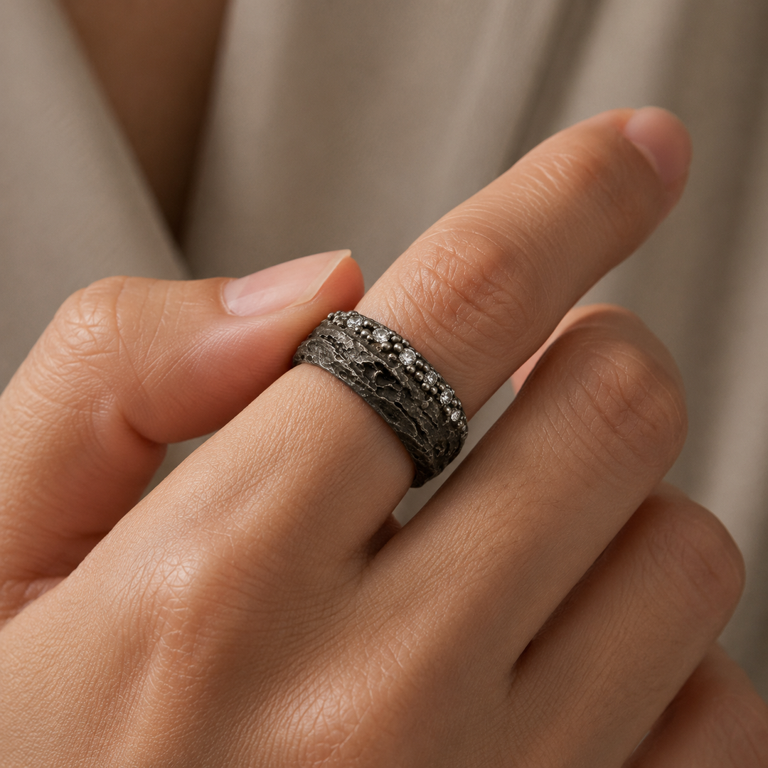 UNIXEX LUNAR ASH RING