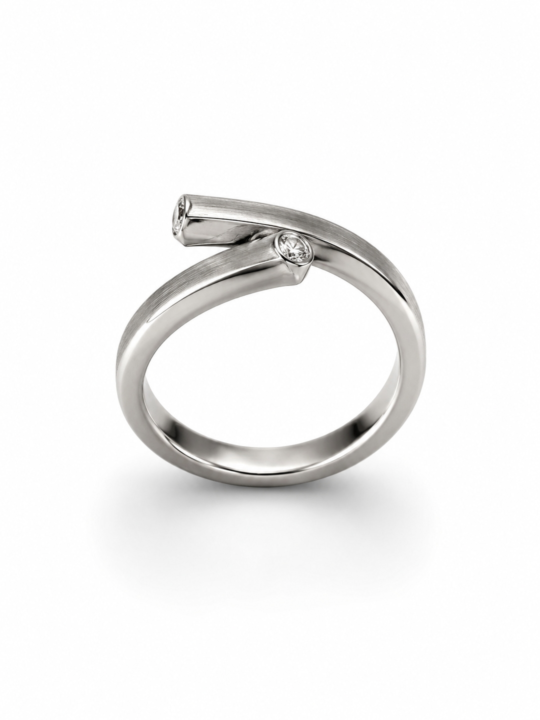 Lune Crossover Ring