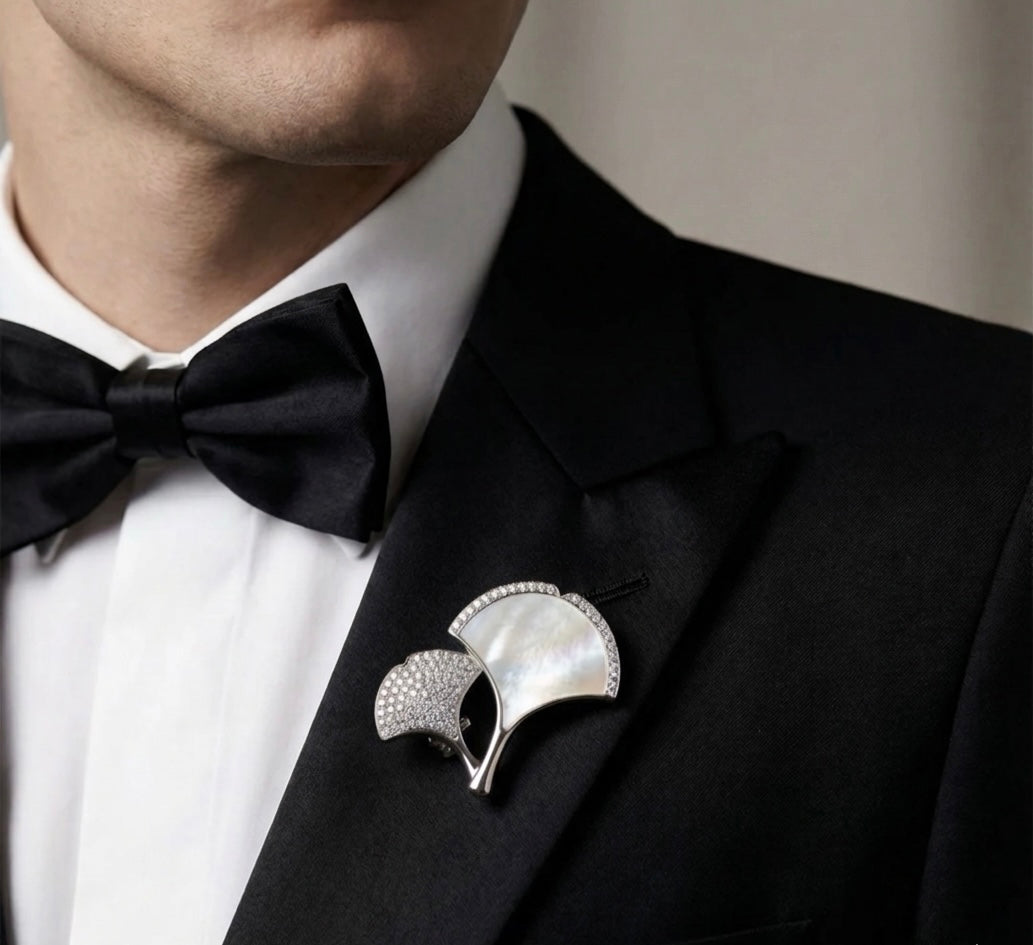 SILVER FAN PIN