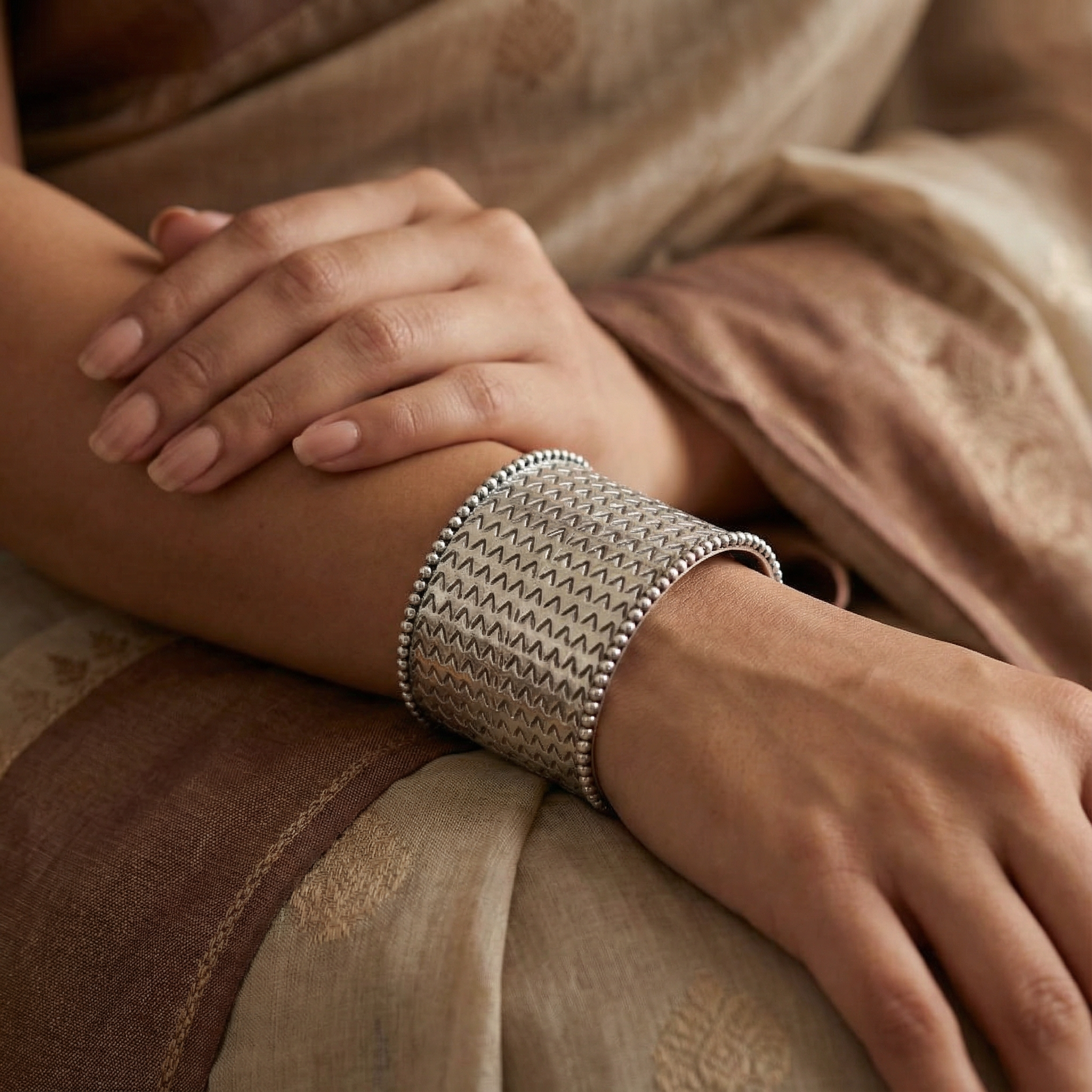 WOVEN SILVER WRISTLET